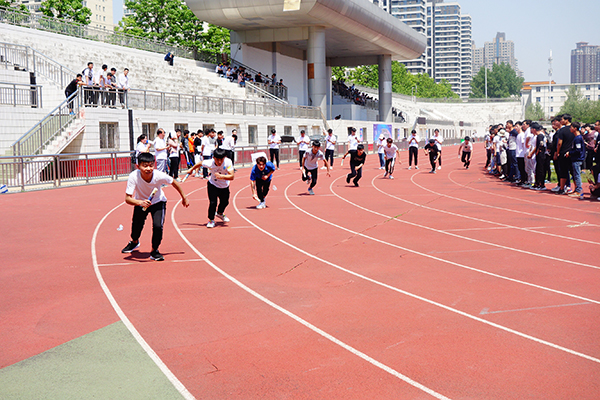 鄭州北大青鳥翔天信鴿軟件學院2018年春季運動會