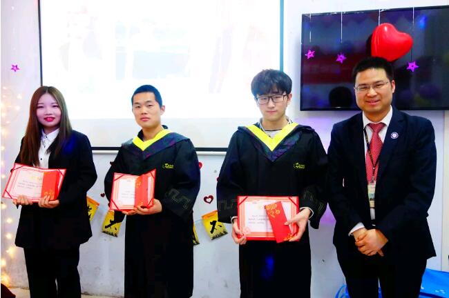 鄭州北大青鳥翔天信鴿班級優秀學員