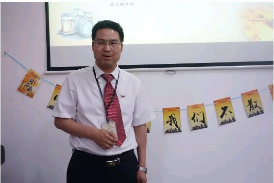 即使畢業(yè)了,也要經(jīng)常聚聚,記得喊上你們的班主任和教員