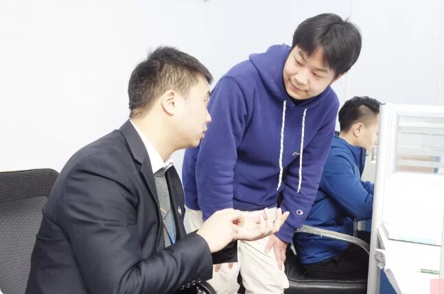 北大青鳥鄭州翔天信鴿校區名師浮立路老師專訪