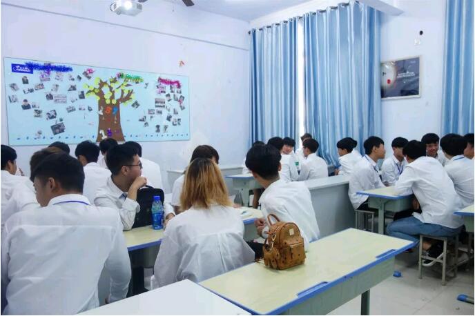 鄭州北大青鳥翔天信鴿B197班開學(xué)典禮:感謝相遇,未來相伴!