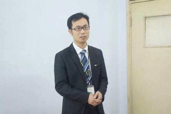 北大青鳥鄭州翔天信鴿Q1906班開學(xué)典禮