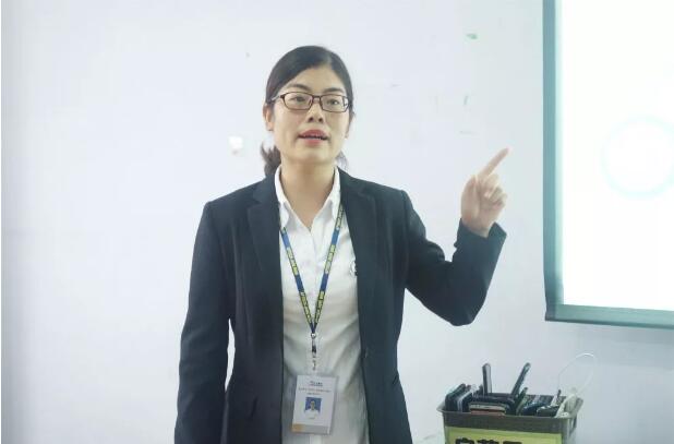 北大青鳥鄭州翔天信鴿Q1906班開學(xué)典禮