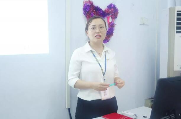 北大青鳥鄭州翔天信鴿B196班班委任命:是榮譽(yù),亦是責(zé)任