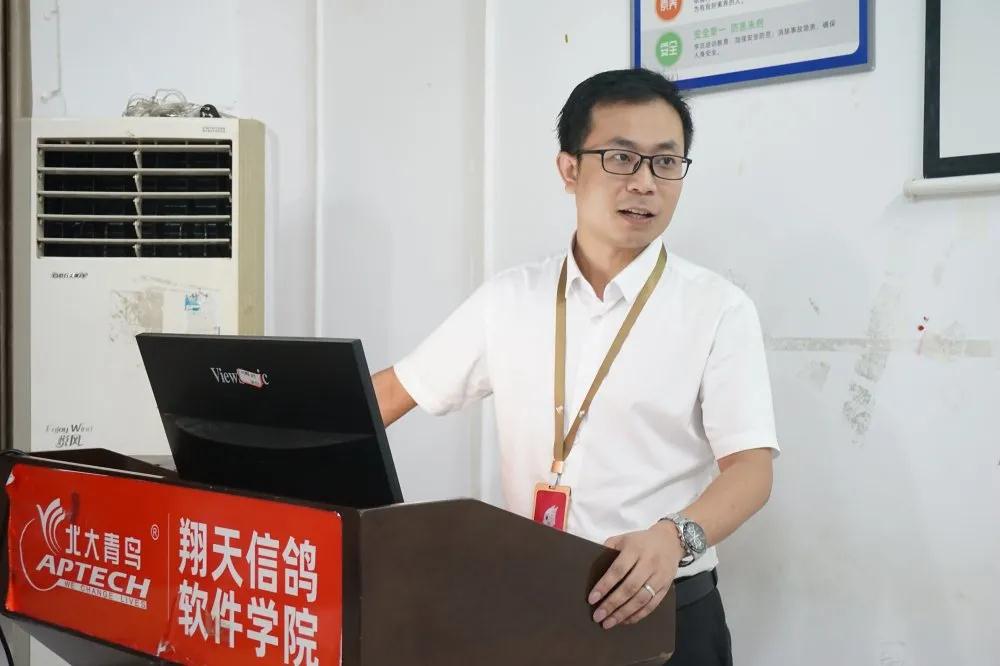 鄭州北大青鳥翔天信鴿A316班開學典禮