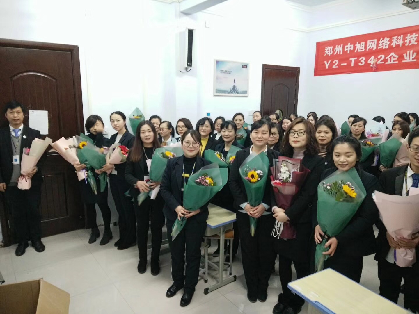 女神節來襲,鄭州北大青鳥翔天信鴿祝大家節日快樂